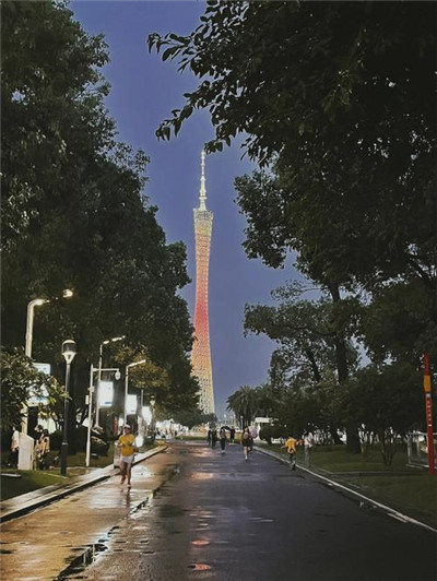 塑造时尚与美丽的代言者 塑造时尚与美丽的代言者
